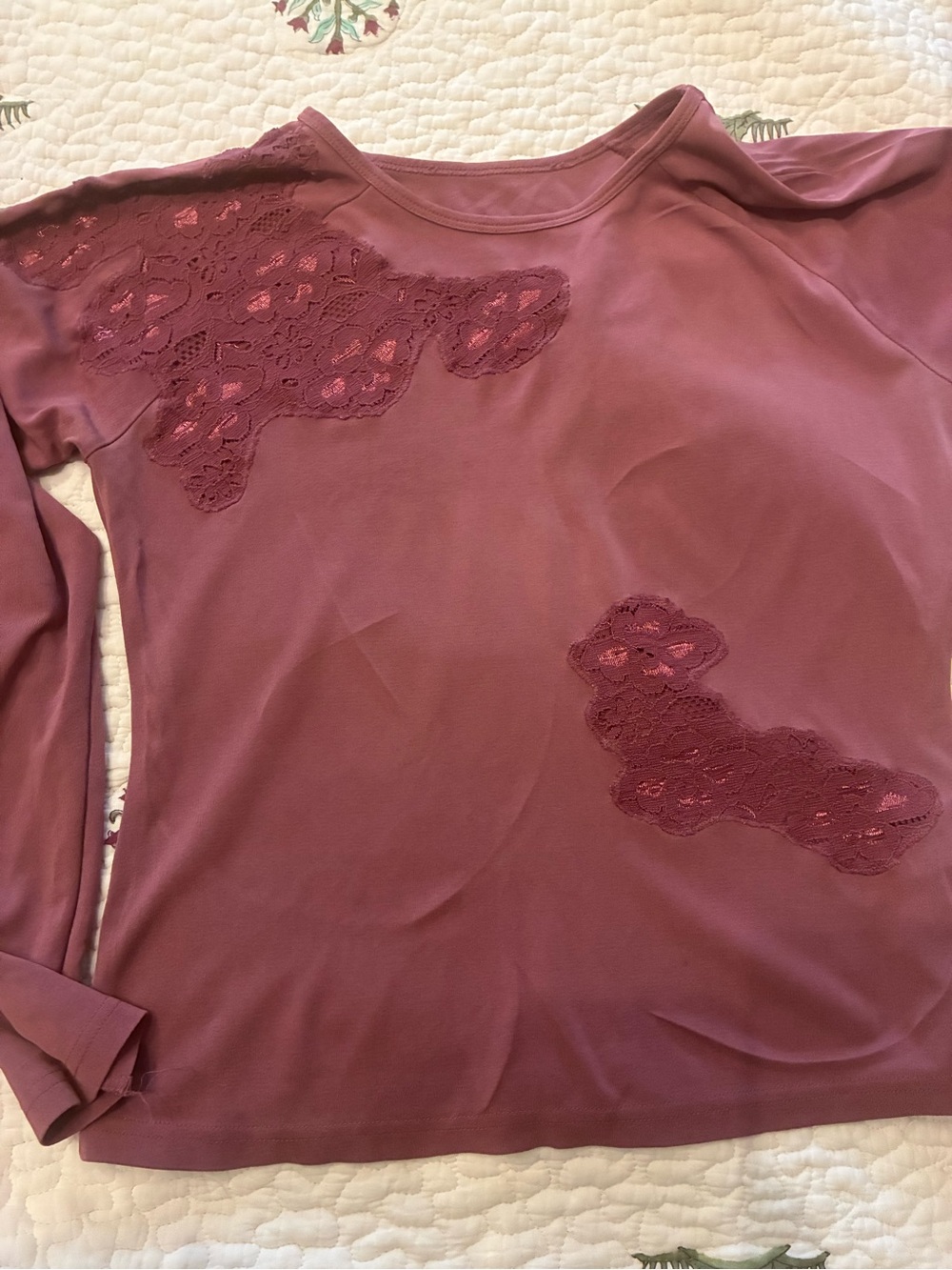 Women's Lace-Appliqué Long Sleeve Tee - Dusty Mauve